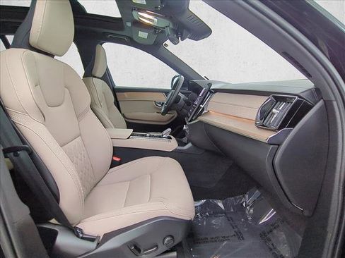 Used 2025 Volvo XC90 B5 Core w/ Protection Package Premier AWD/4WD image 26