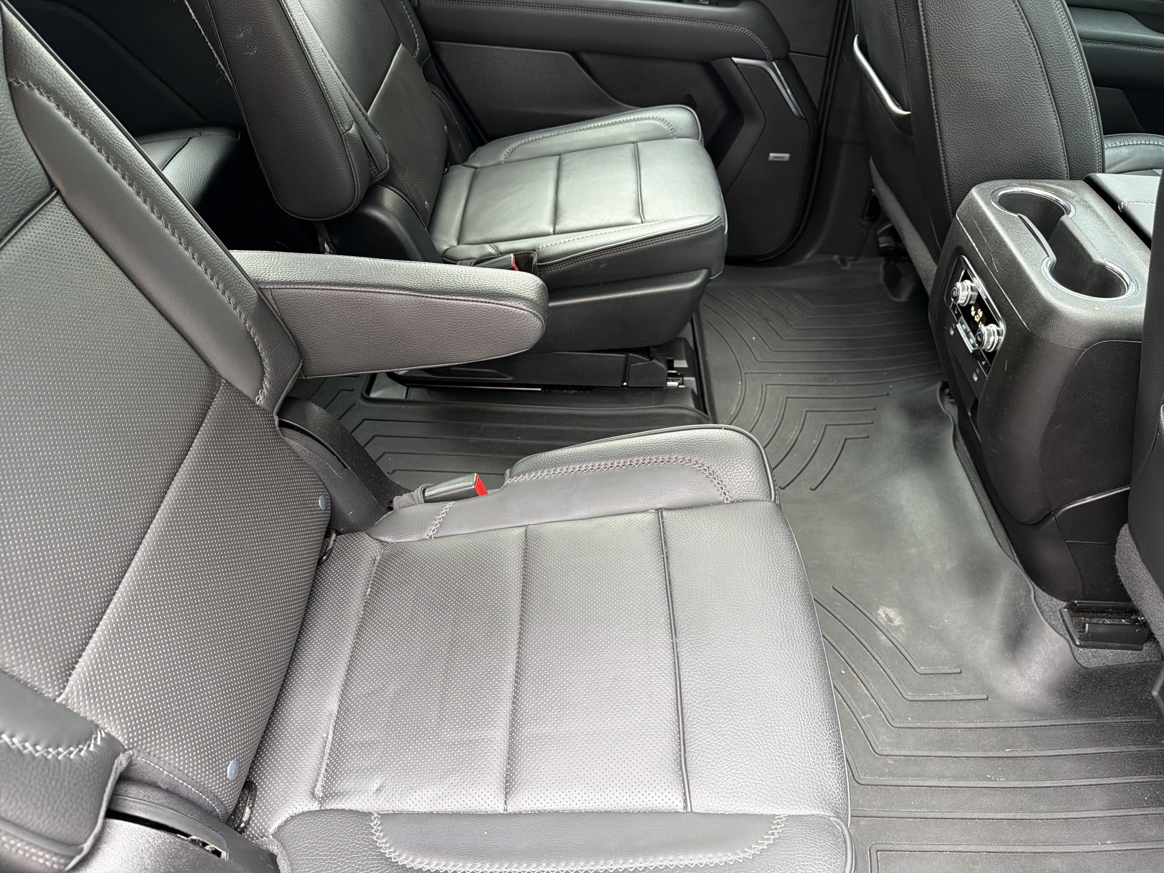 Used 2022 GMC Yukon Denali RWD image 40