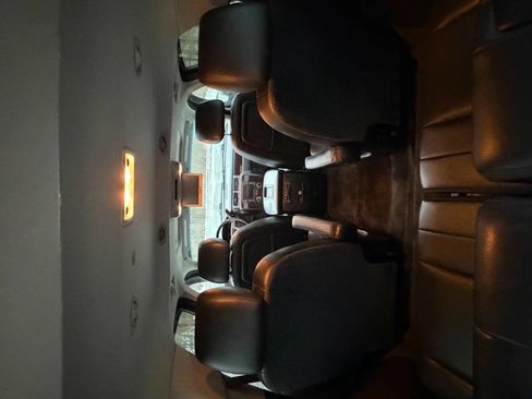 Used 2011 GMC Yukon Denali image 14