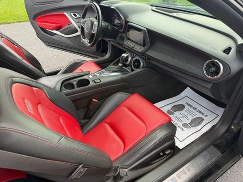 Used 2016 Chevrolet Camaro SS RWD image 20