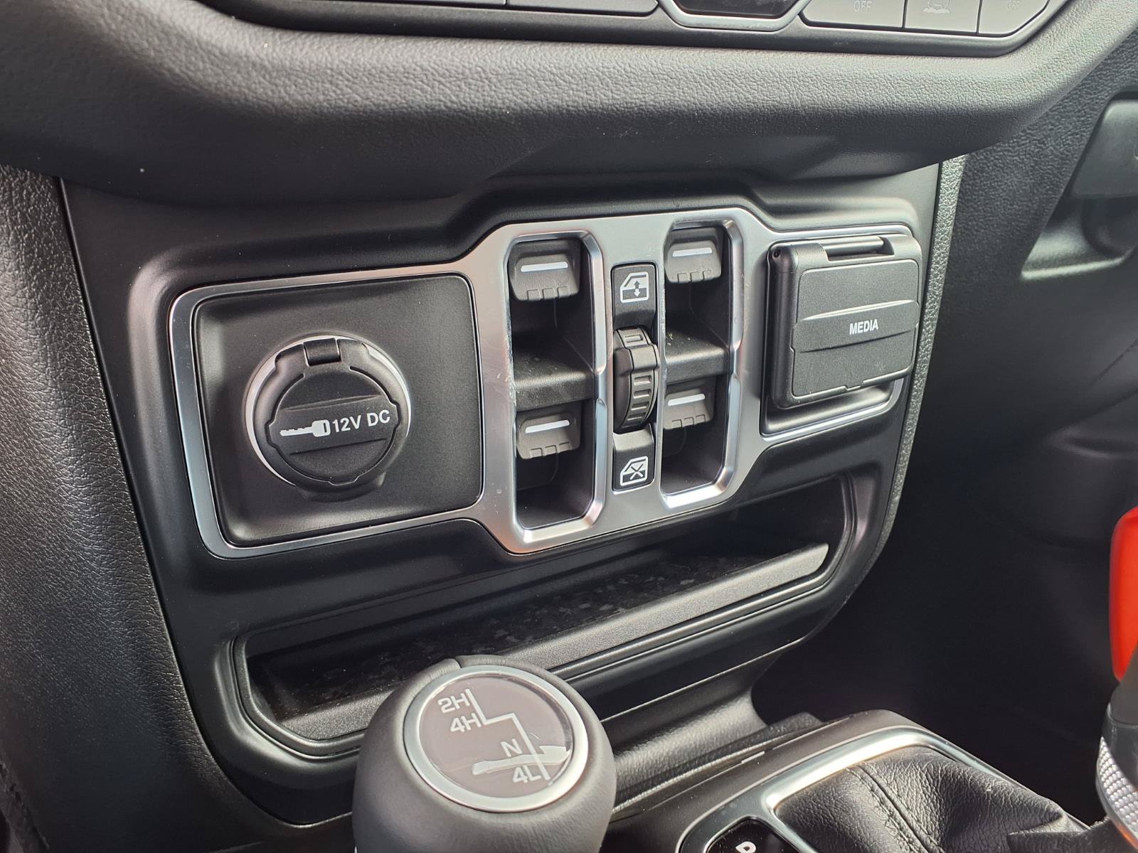 New 2026 Jeep Wrangler Unlimited Sahara AWD/4WD image 14