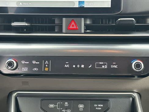 Used 2025 Kia Carnival image 15