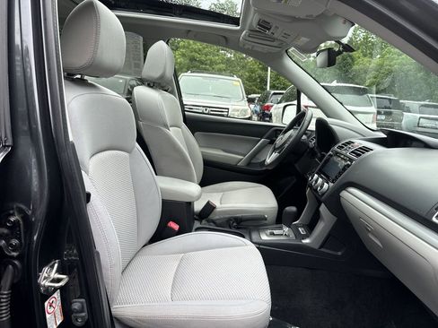 Used 2017 Subaru Forester 2.5i Premium AWD/4WD image 25