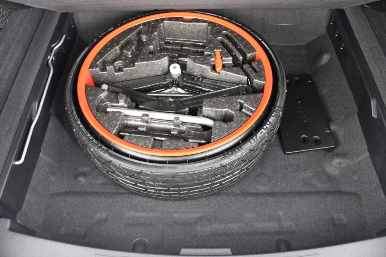 Used 2020 Porsche Cayenne AWD/4WD image 70