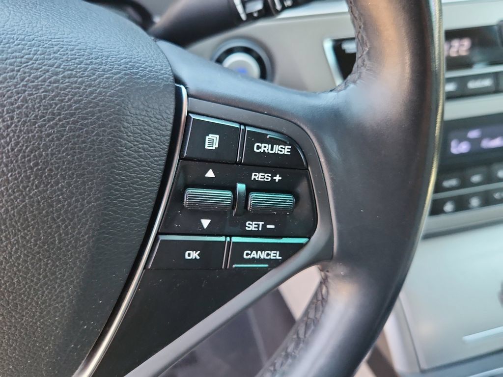 Used 2016 Hyundai Sonata Limited w/ Option Group 04 FWD image 22