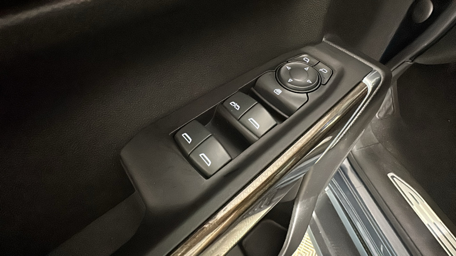 Used 2022 Chevrolet Silverado 1500 RST AWD/4WD image 12