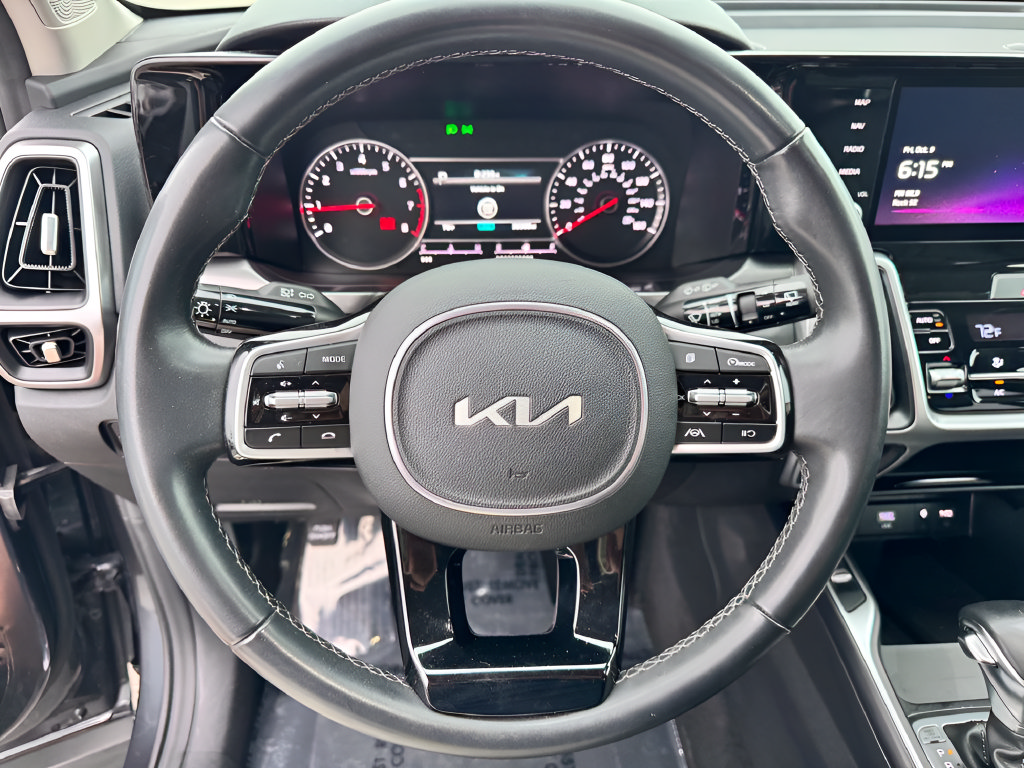 Used 2023 Kia Sorento S w/ Panoramic Sunroof Package FWD image 13
