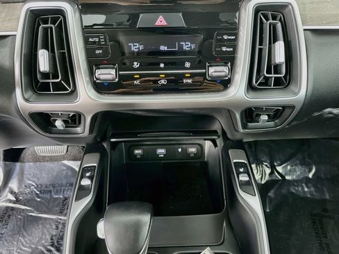 Used 2022 Kia Sorento EX FWD image 20
