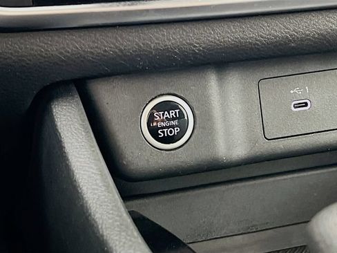 Used 2023 Nissan Rogue SV AWD/4WD image 16