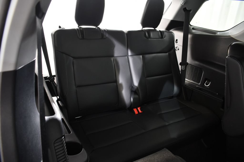 Used 2024 Ford Explorer XLT w/ Equipment Group 202A AWD/4WD image 20
