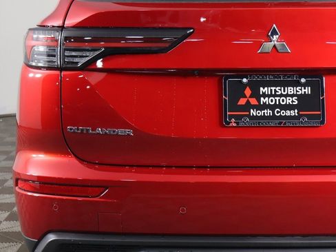 New 2026 Mitsubishi Outlander ES FWD image 14