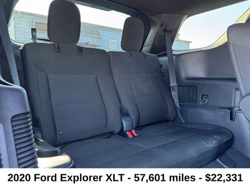 Used 2020 Ford Explorer XLT image 29