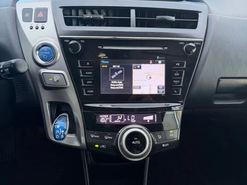 Used 2015 Toyota Prius V Three FWD image 31