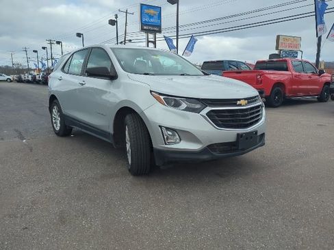 Used 2020 Chevrolet Equinox LS AWD/4WD image 4