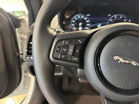Used 2022 Jaguar F-TYPE Convertible RWD image 24
