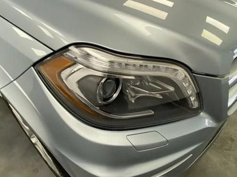 Used 2015 Mercedes-Benz GL 550 4MATIC image 11