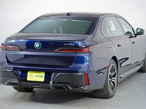 Used 2024 BMW i7 xDrive60 w/ Executive Package image 63