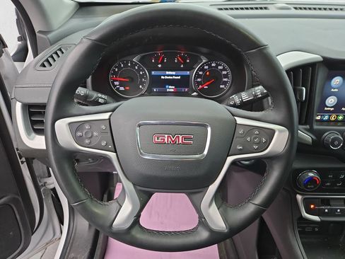 Used 2023 GMC Terrain SLT image 12