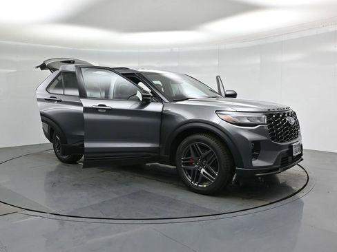 New 2026 Ford Explorer ST-Line w/ ST-Line Street Pack image 35