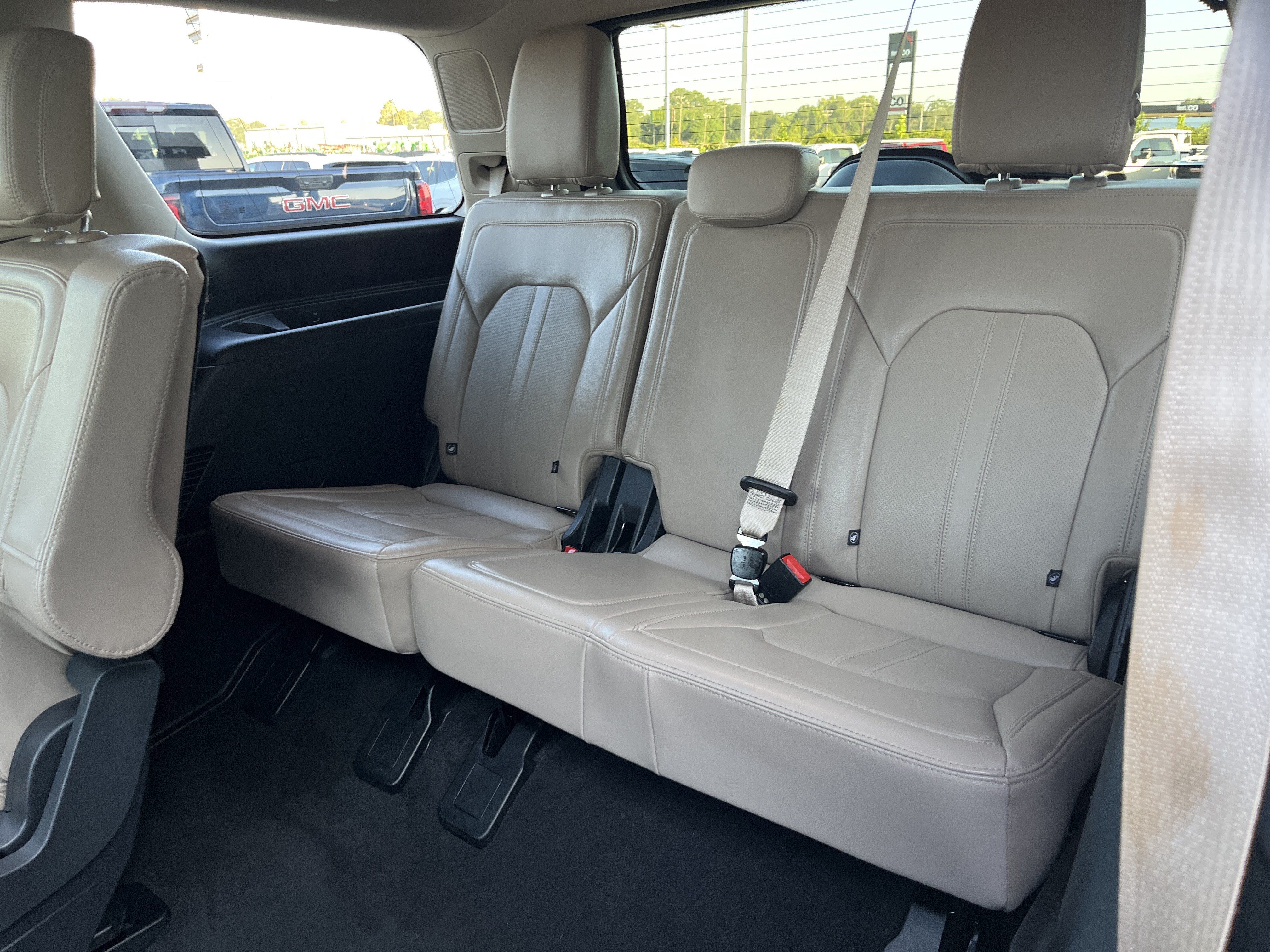 Used 2024 Ford Expedition Limited AWD/4WD image 13