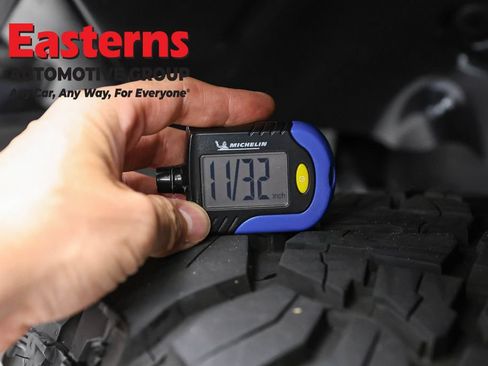Used 2024 Jeep Wrangler Unlimited Sahara w/ Technology Group AWD/4WD image 26