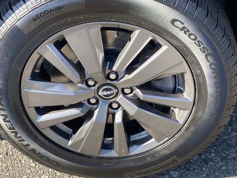 Used 2022 Nissan Pathfinder SV image 23