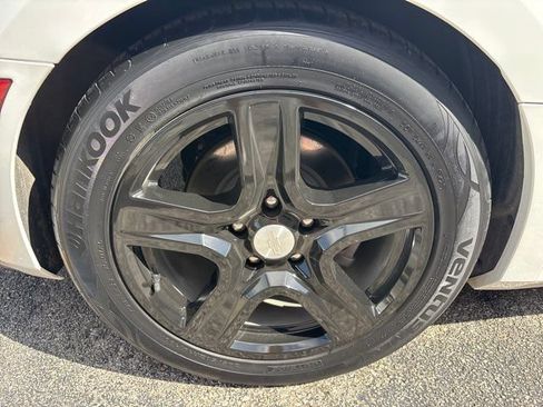 Used 2023 Chevrolet Camaro LT RWD image 11