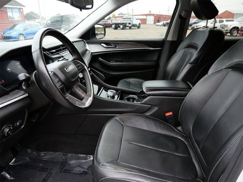 Used 2022 Jeep Grand Cherokee L Limited image 15