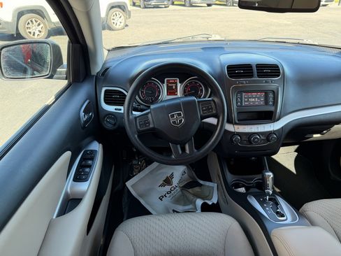 Used 2020 Dodge Journey SE image 15