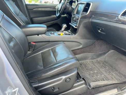 Used 2018 Jeep Grand Cherokee Overland image 34