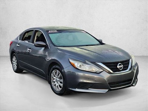 Used 2018 Nissan Altima 2.5 S w/ S Convenience Package image 3