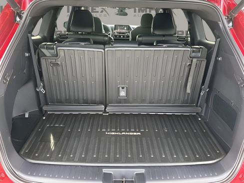 Used 2021 Toyota Highlander XSE image 31