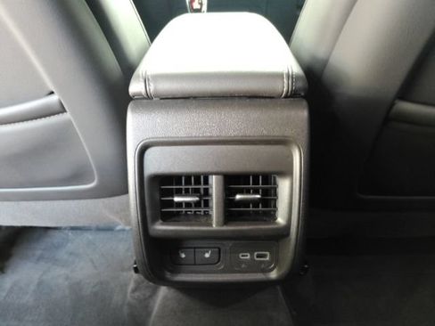 Used 2024 Cadillac XT4 Premium Luxury FWD image 29