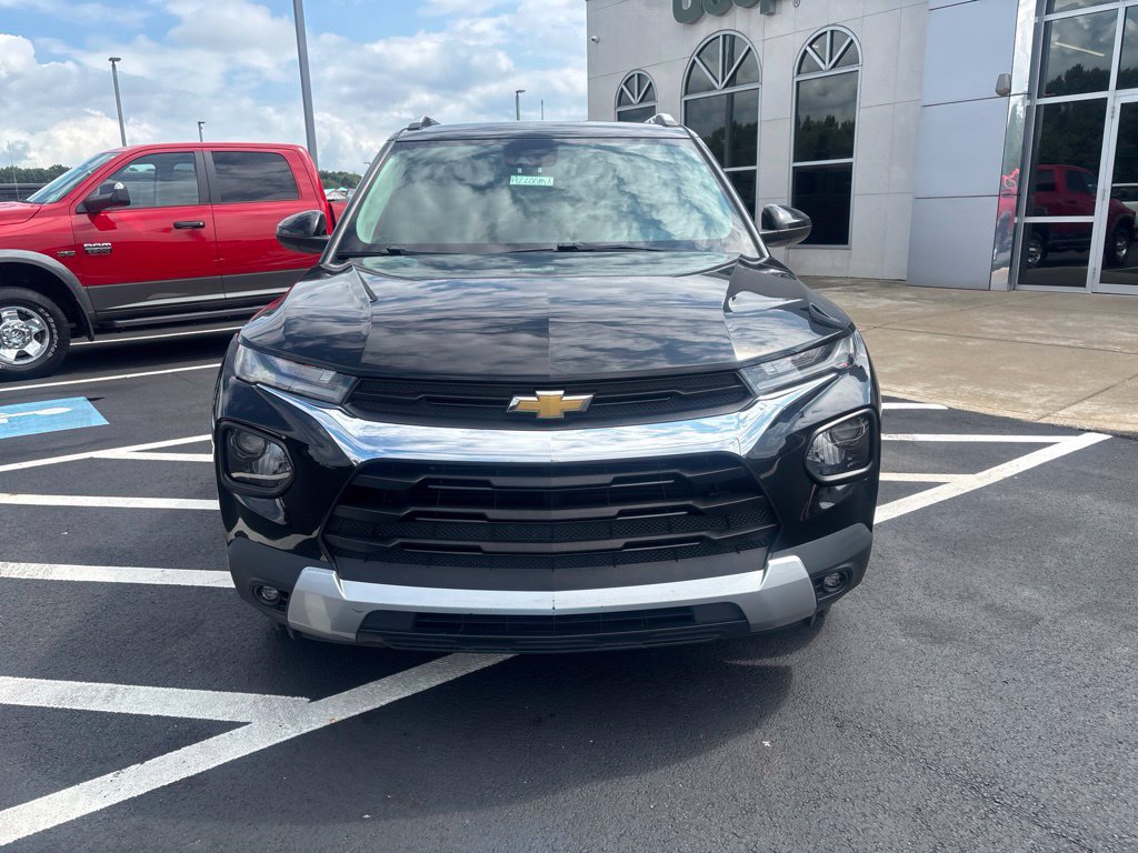 Used 2021 Chevrolet TrailBlazer LT w/ Convenience Package FWD image 4