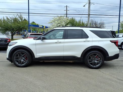 Certified 2025 Ford Explorer ST w/ Sun And Sound Package AWD/4WD image 7