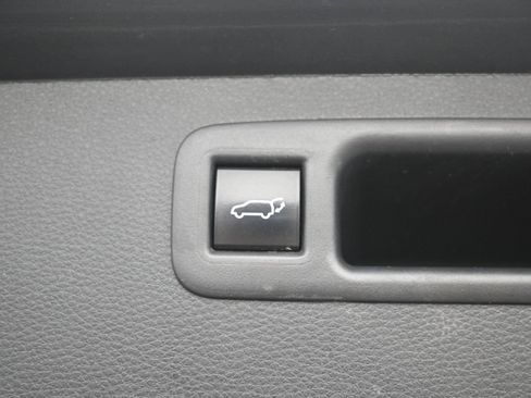 Used 2023 Toyota Highlander L AWD/4WD image 37
