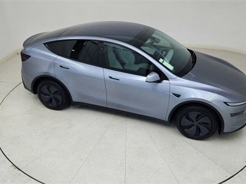 Used 2026 Tesla Model Y 2WD image 72
