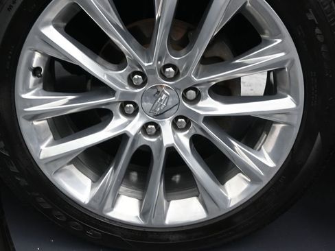 Used 2019 Cadillac Escalade ESV Premium Luxury RWD image 17