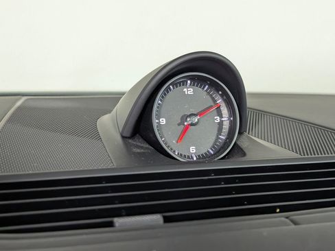 Certified 2023 Porsche Panamera Platinum Edition image 31