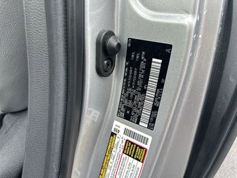 Used 2024 Toyota Sienna XLE image 38