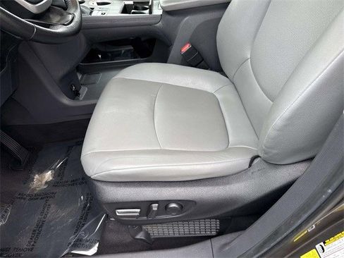 Used 2024 Toyota Sienna XLE image 15