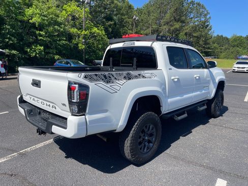 Used 2023 Toyota Tacoma SR5 w/ Technology Package RWD image 17