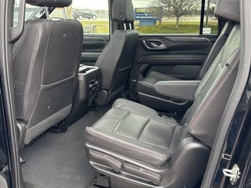 Used 2022 Chevrolet Suburban RST w/ Luxury Package image 17