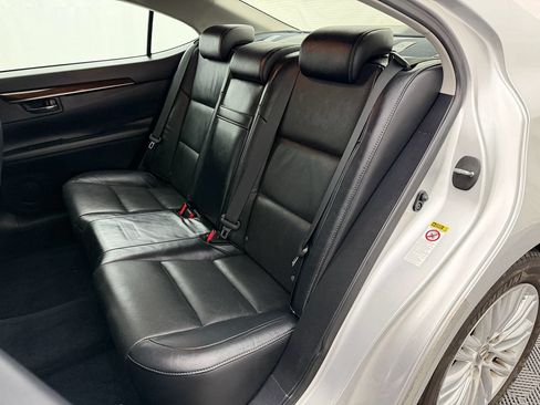 Used 2013 Lexus ES 350 w/ Luxury Pkg FWD image 27
