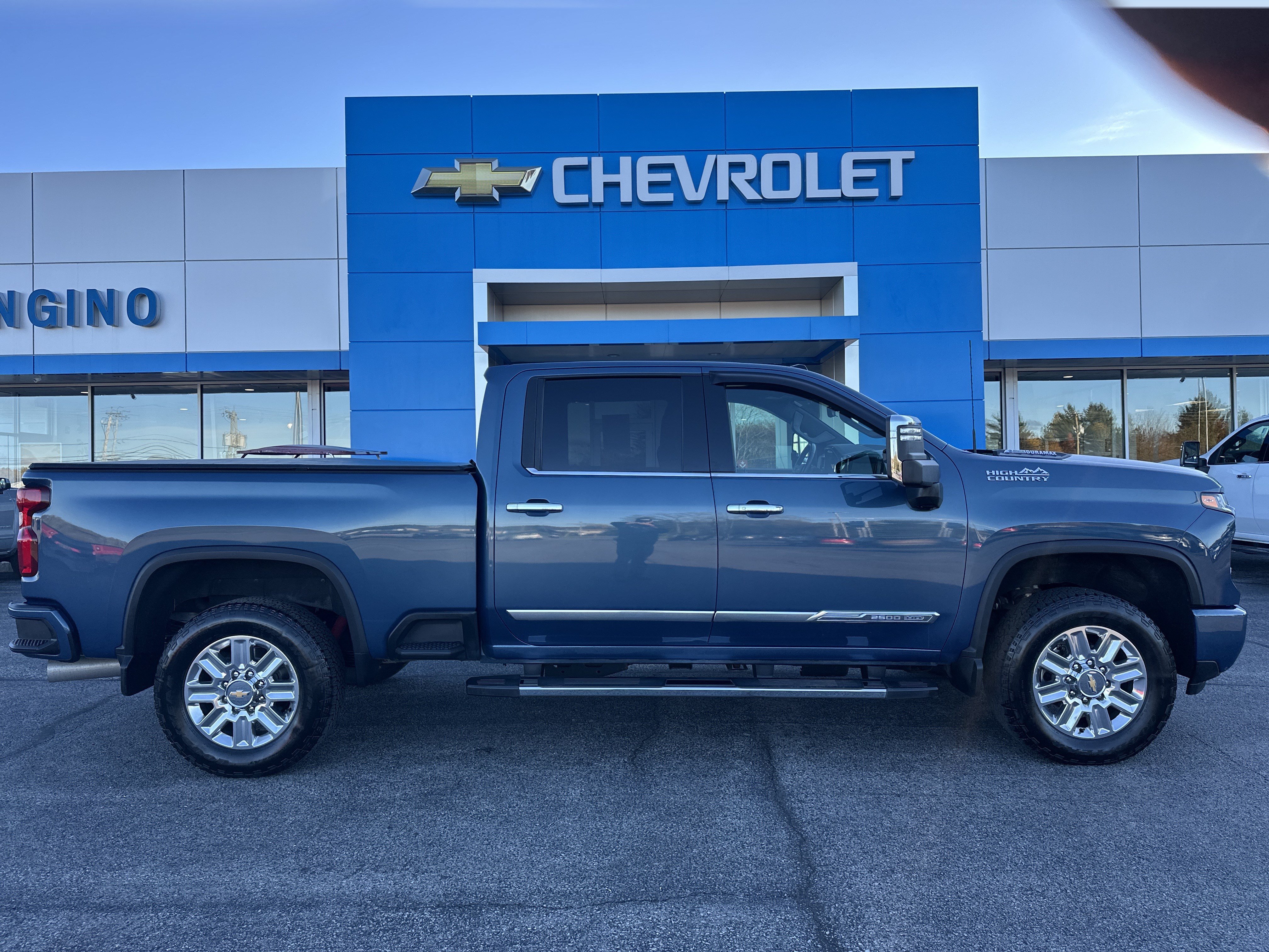 Certified 2024 Chevrolet Silverado 2500 High Country w/ High Country Premium Package AWD/4WD image 1