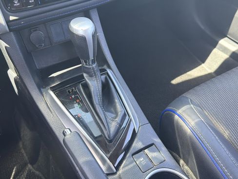 Used 2019 Toyota Corolla SE FWD image 14
