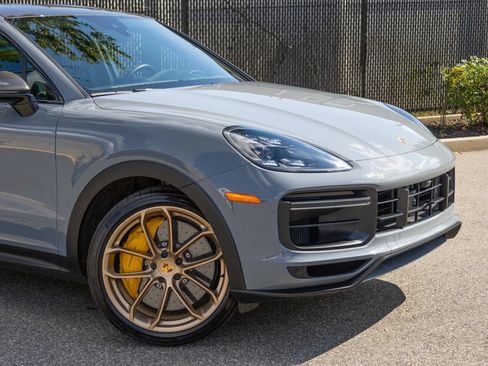 Used 2023 Porsche Cayenne Turbo GT AWD/4WD image 7