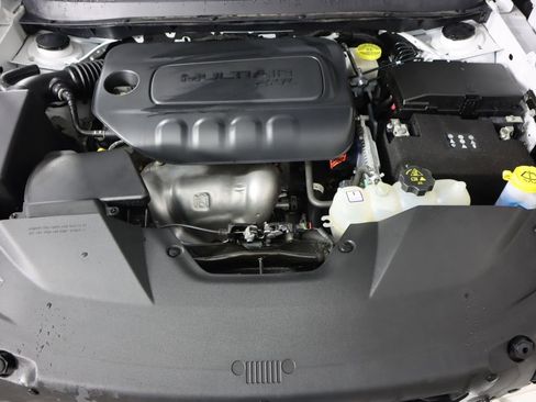 Used 2023 Jeep Cherokee Altitude Lux image 33