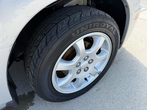 Used 2005 Dodge Neon SXT FWD image 12
