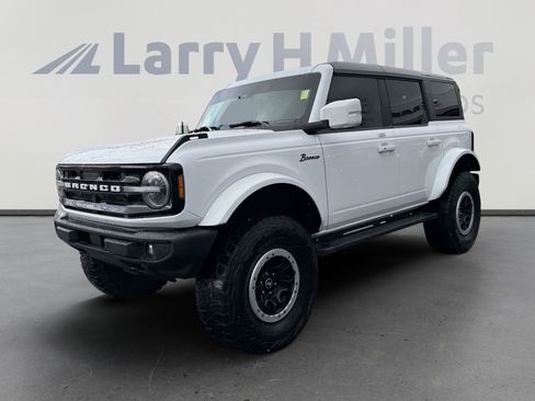 Used 2023 Ford Bronco Outer Banks w/ Sasquatch Package image 4